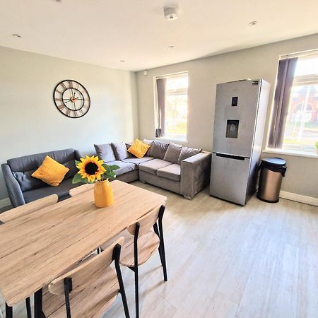 Central Reading Modern 3Br Flat - Walk To Station And High Street Zewnętrze zdjęcie