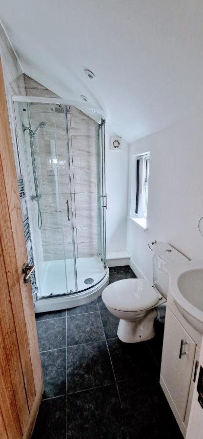 Central Reading Modern 3Br Flat - Walk To Station And High Street Zewnętrze zdjęcie
