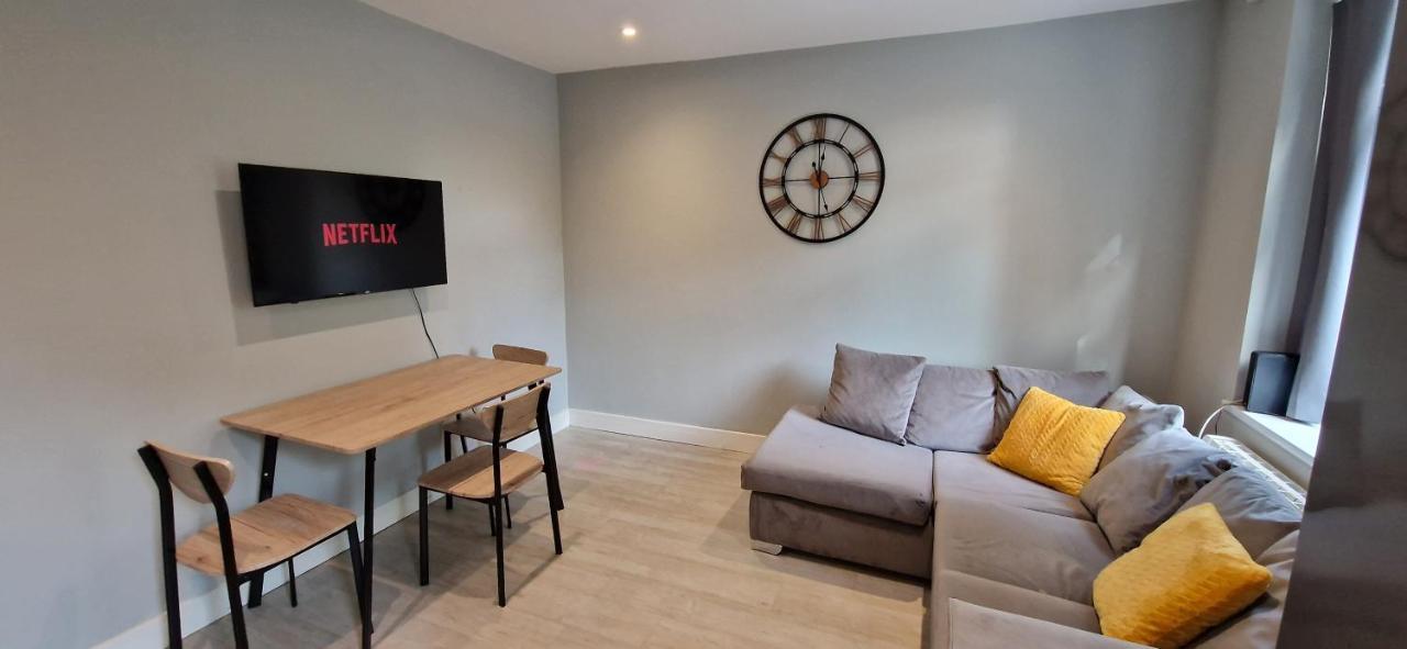 Central Reading Modern 3Br Flat - Walk To Station And High Street Zewnętrze zdjęcie