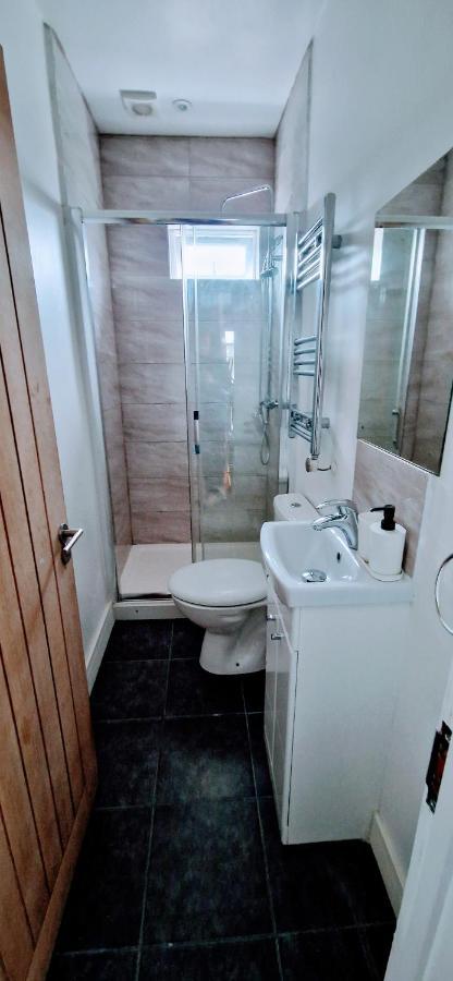 Central Reading Modern 3Br Flat - Walk To Station And High Street Zewnętrze zdjęcie
