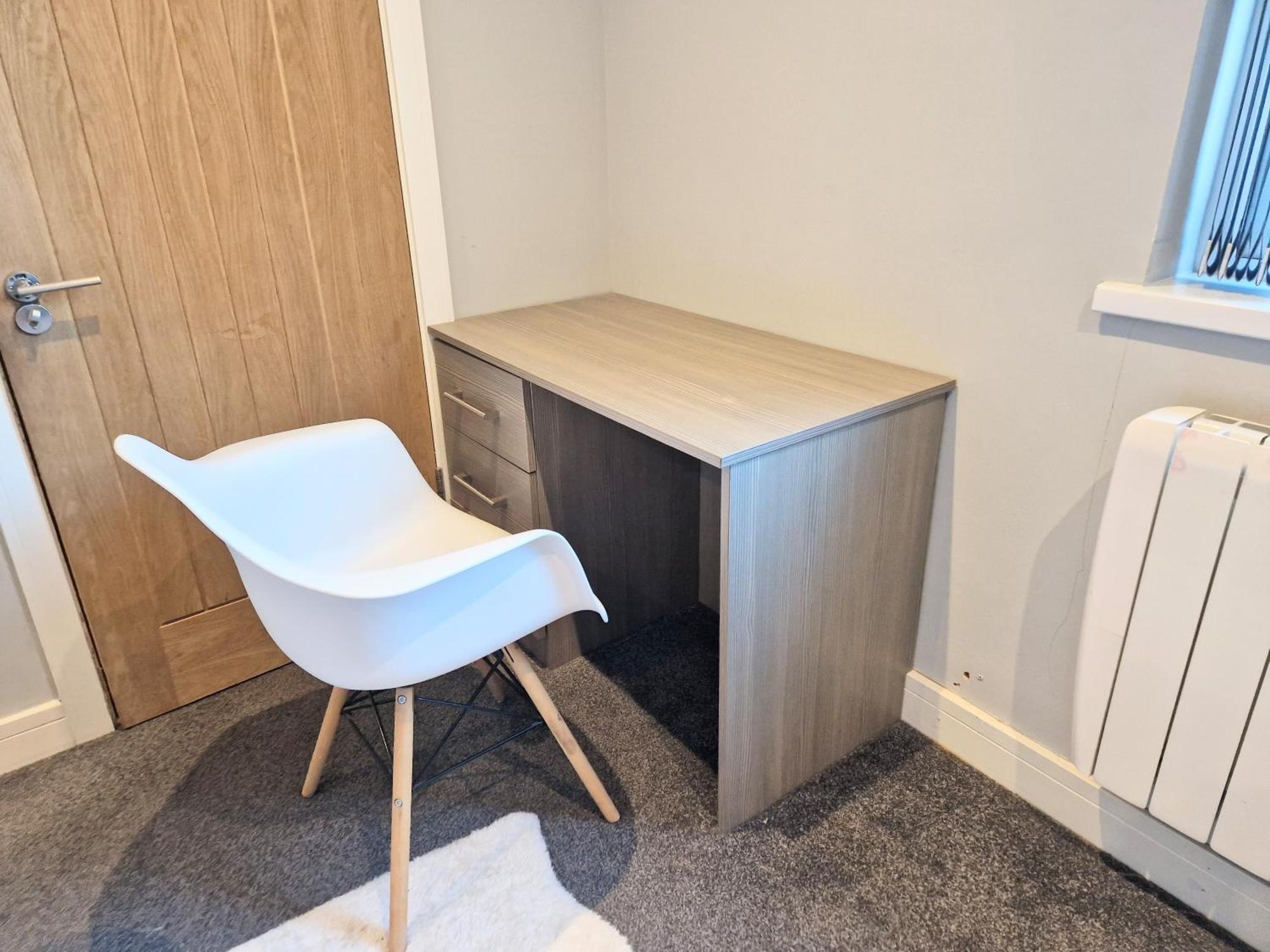 Central Reading Modern 3Br Flat - Walk To Station And High Street Zewnętrze zdjęcie